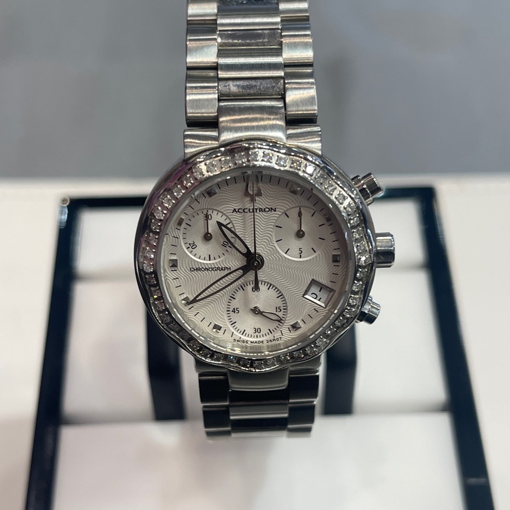 Accutron bulova silver with diamonds. Silver band